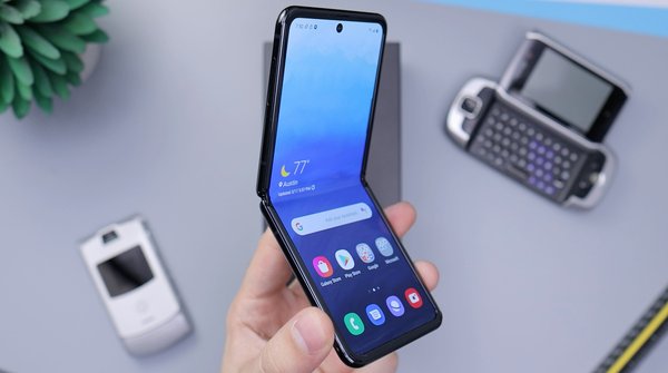 Quels sont les avantages de la fonctionnalité de recharge ultra rapide sur un Oppo Find X3 Neo?